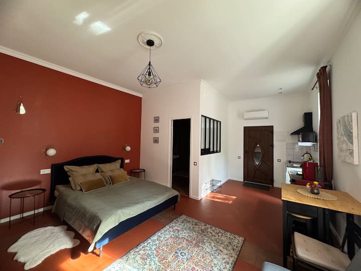 Location Studio Vacances Dans Chateau - Hyères