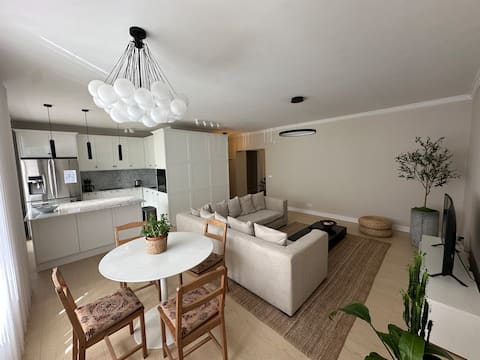 Clean 3 bedroom apartment in the city center