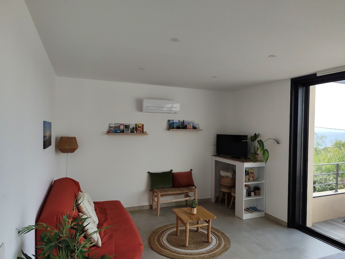 Top Airbnb: Casa de joaninha
2-star T2 sea view Saint-Clair a Le Lavandou