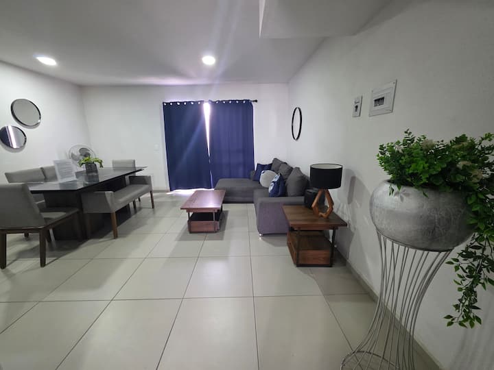Casa Con Aire Ac,  Alberca Y Area Juegos - Aeropuerto de Guadalajara Miguel Hidalgo y Costilla (GDL)