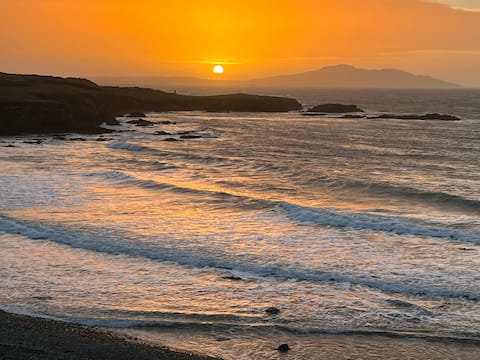 Beachfront home, private access to quiet beach