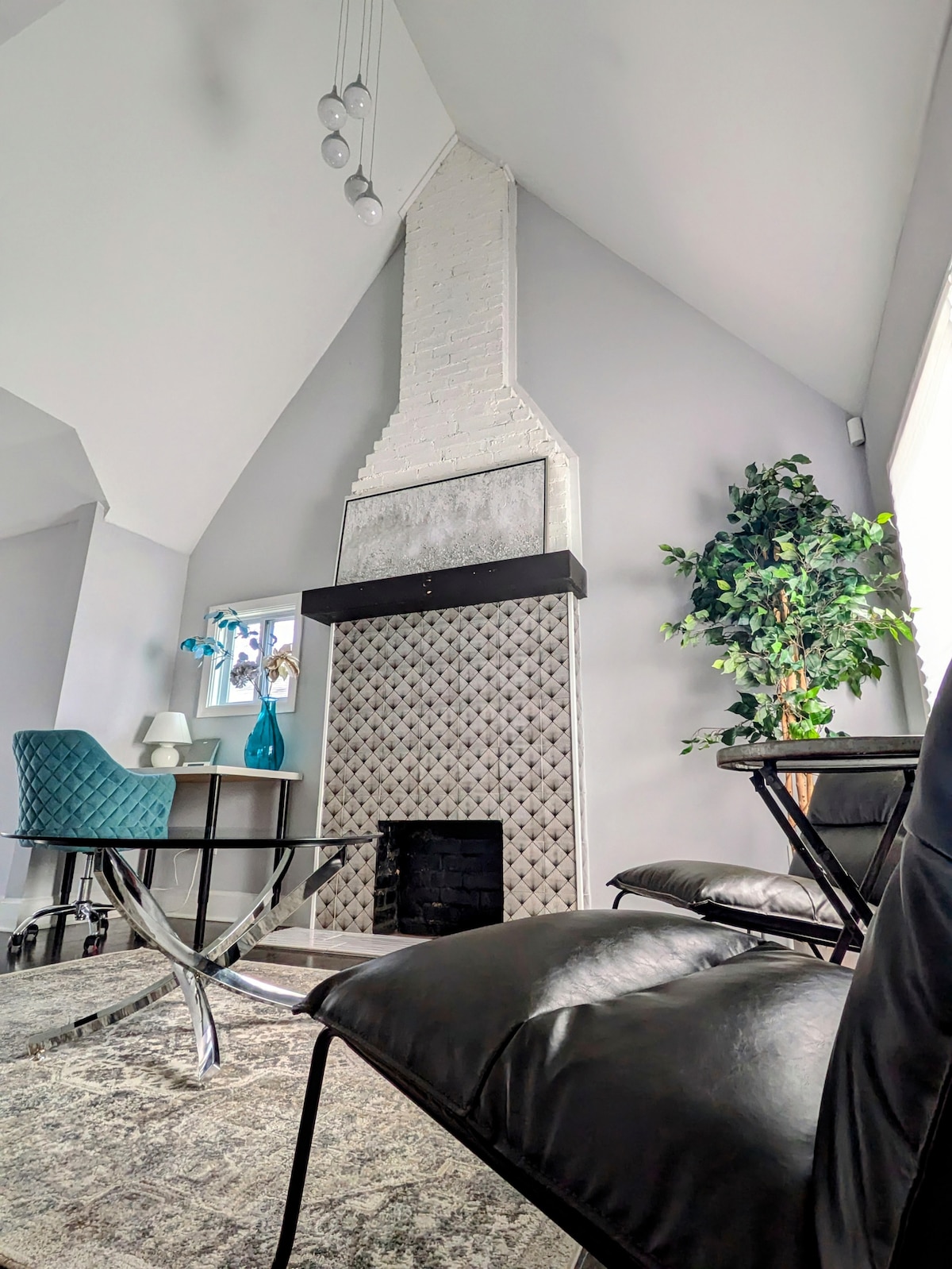 Popular Airbnb listing: Cozy & Quiet Urban Oasis with new amenities in Lakewood Heights