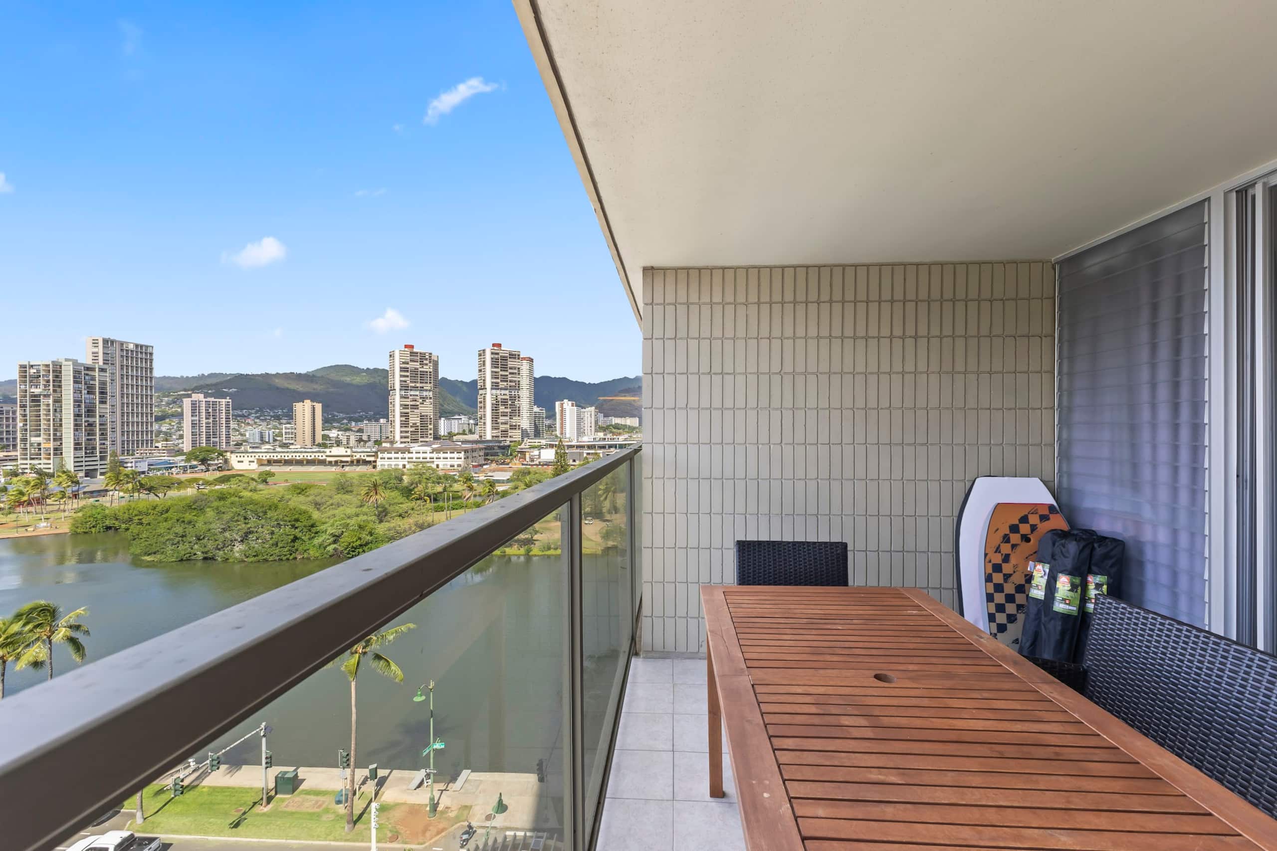 Condo in Honolulu · ★4.86 · Studio · 2 beds · 1 private bath - Image 29