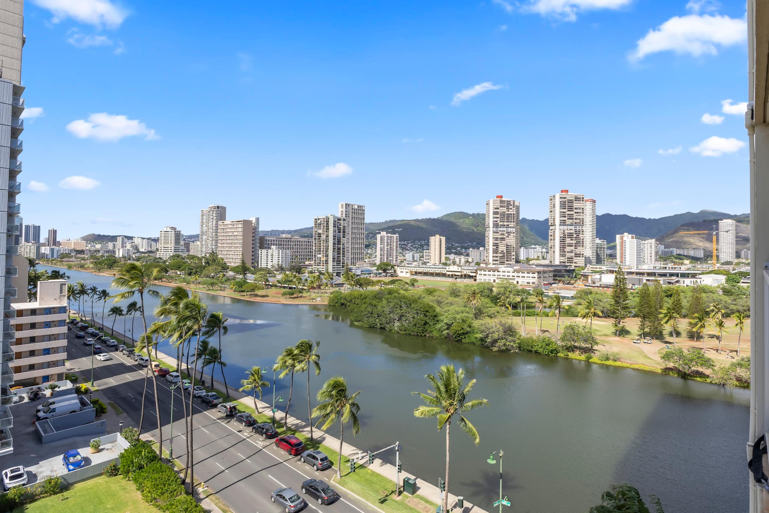 Condo in Honolulu · ★4.86 · Studio · 2 beds · 1 private bath - Image 30