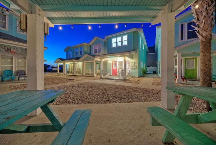 Pool, Patio, Blocks To The Beach | Daiquiri Daze - Port Aransas, TX