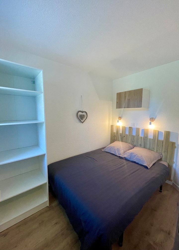 Habitación independiente con cama de 140 x 190 cm