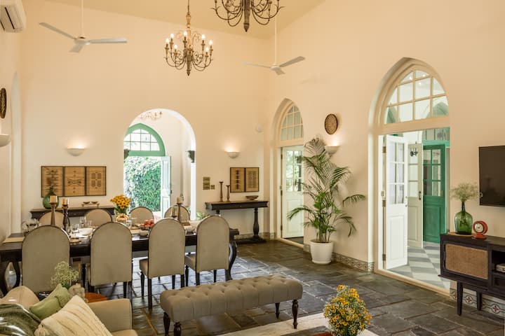 Dining area image 3