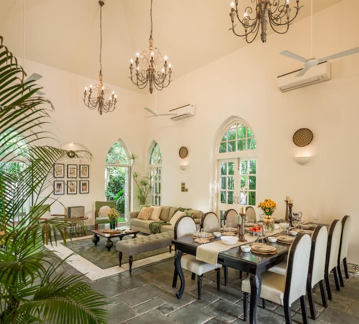 Dining area image 1