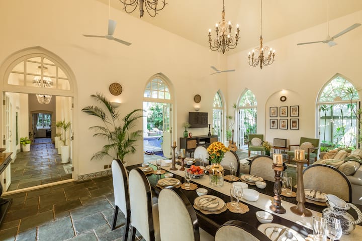Dining area image 2