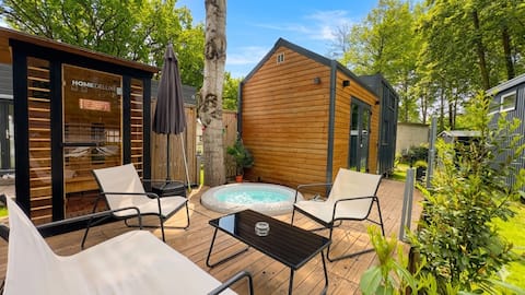 Tiny house with private hot tub and sauna
