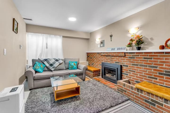 Entire Private Suite With Full Kitchen And Parking - Delta