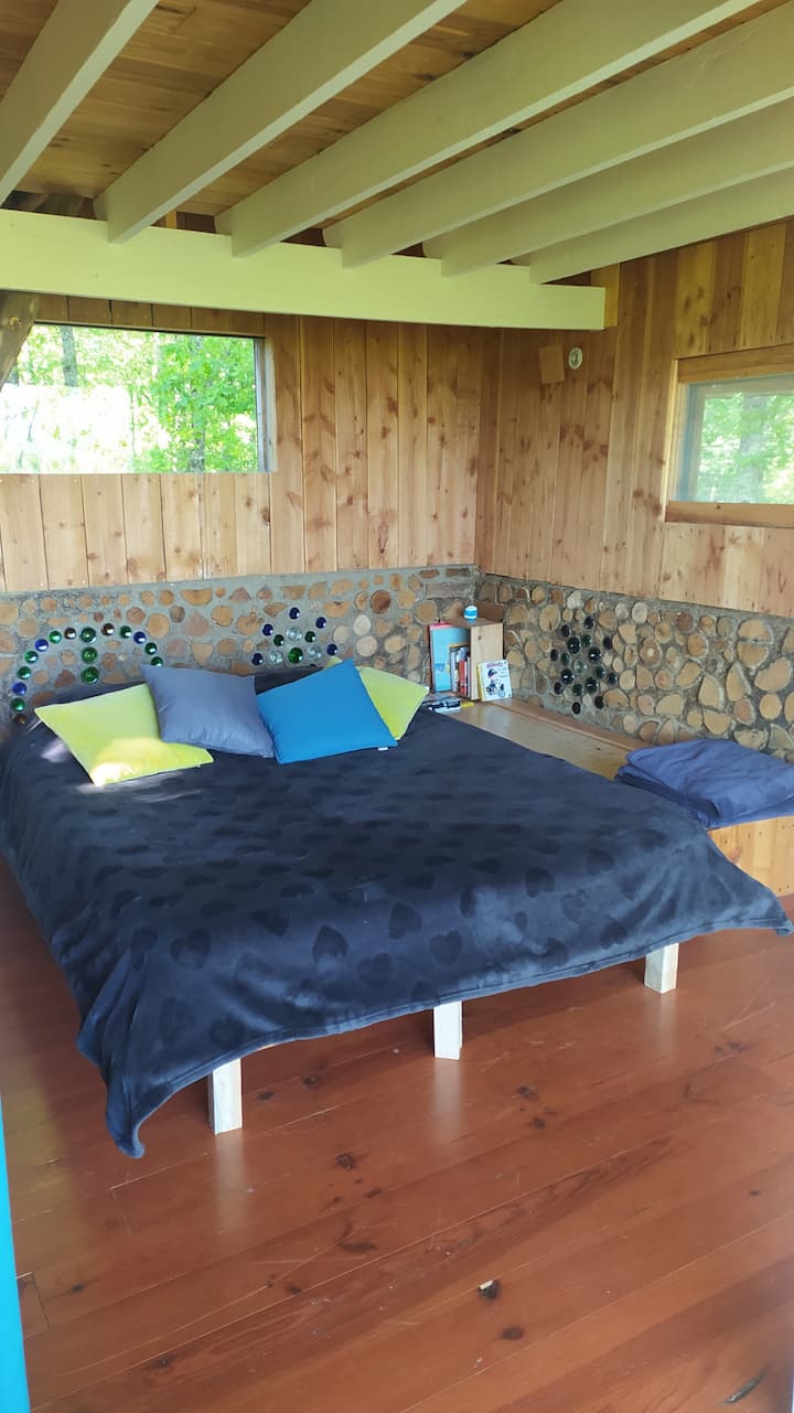 Cabane Perchée Dans Les Bois - Roquebrune