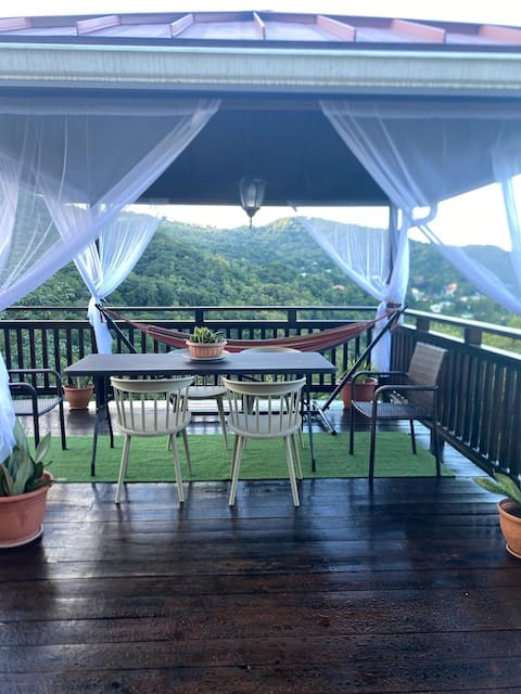 Mountain Escape W/ Pool & Jacuzzi Near/ Rdney Bay