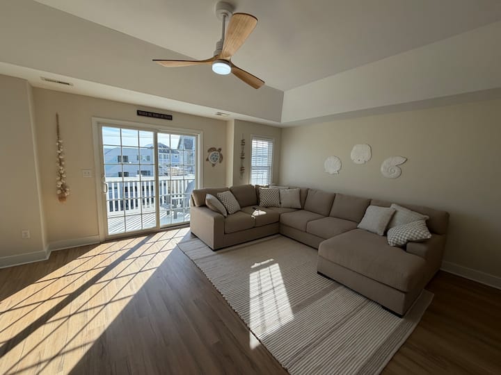 1.5 Blocks From Beach & Boardwalk 3br Condo - Wildwood