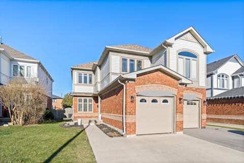 Family Home with Space for Everyone (2 King Beds)