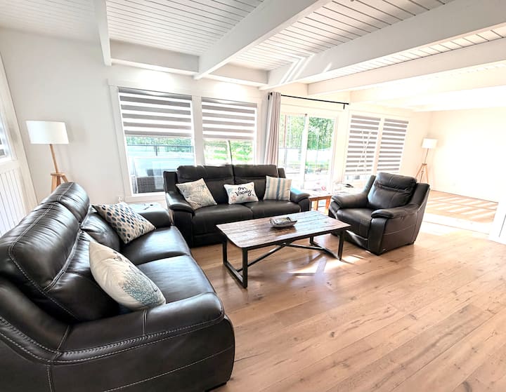 Modern Spacious Lake Cottage - 4br/4ba Sleeps 12 - Sylvan Lake