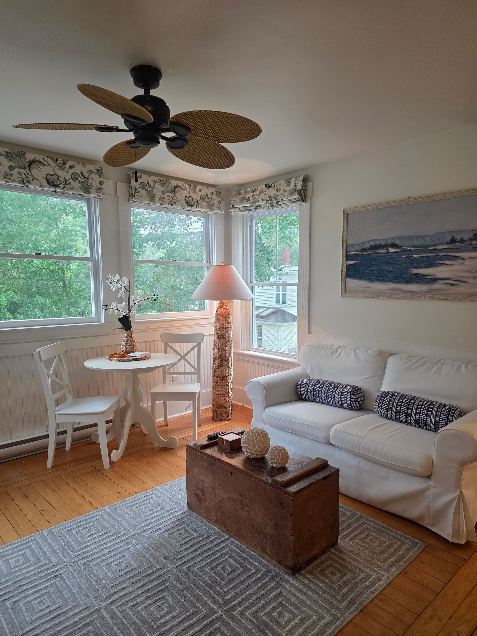 2 bedroom unit in heart of Chester Village.
