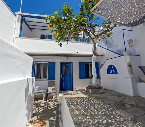 PYRGOS PLACE..Traditional house.