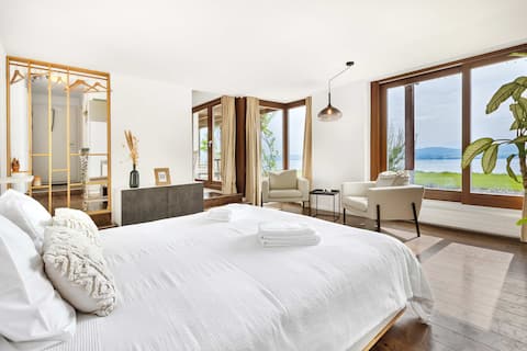 Studio with panoramic view