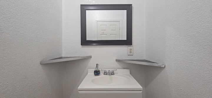 Private Studio With Easy Parking - North Las Vegas, NV