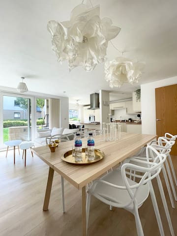 Modern Flat in Edinburgh with Free Parking