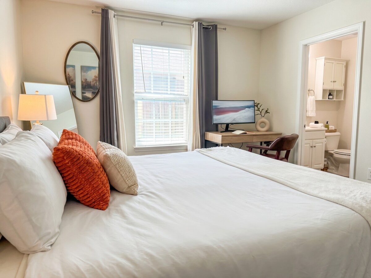 King, Heart of East Austin, Walkable, Home Office