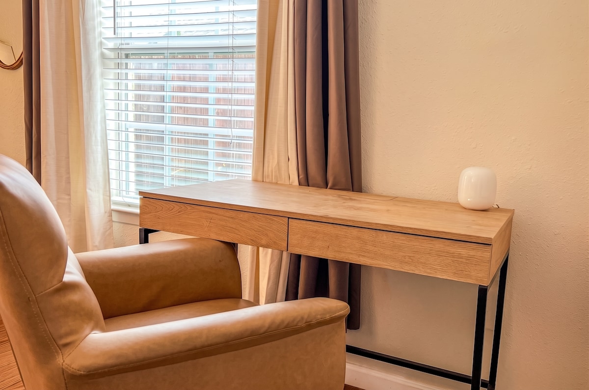 King, Heart of East Austin, Walkable, Home Office