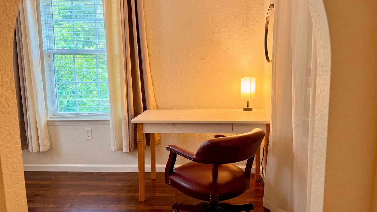 King, Heart of East Austin, Walkable, Home Office