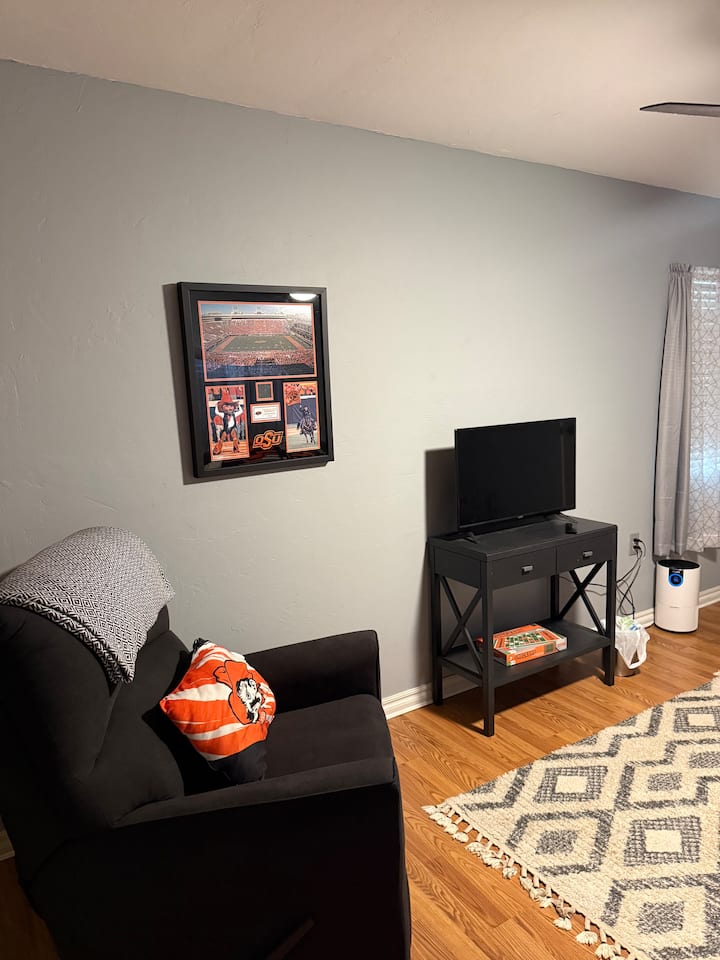 1-bedroom Apartment Located Near Main St - Stillwater, OK
