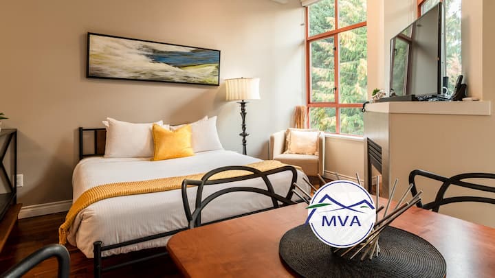 Alpenglow Lodge Large Studio By Mva - Whistler