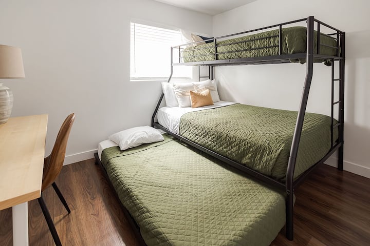 Schlafzimmer 5