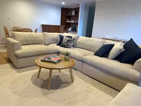 Successful Airbnb property: Absolute Lakefront apartment at East Jindabyne in East Jindabyne
