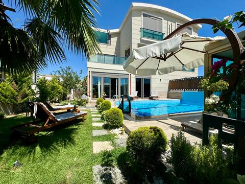 Villa Annabèll2 with private pool,3 floor, jaccuzi