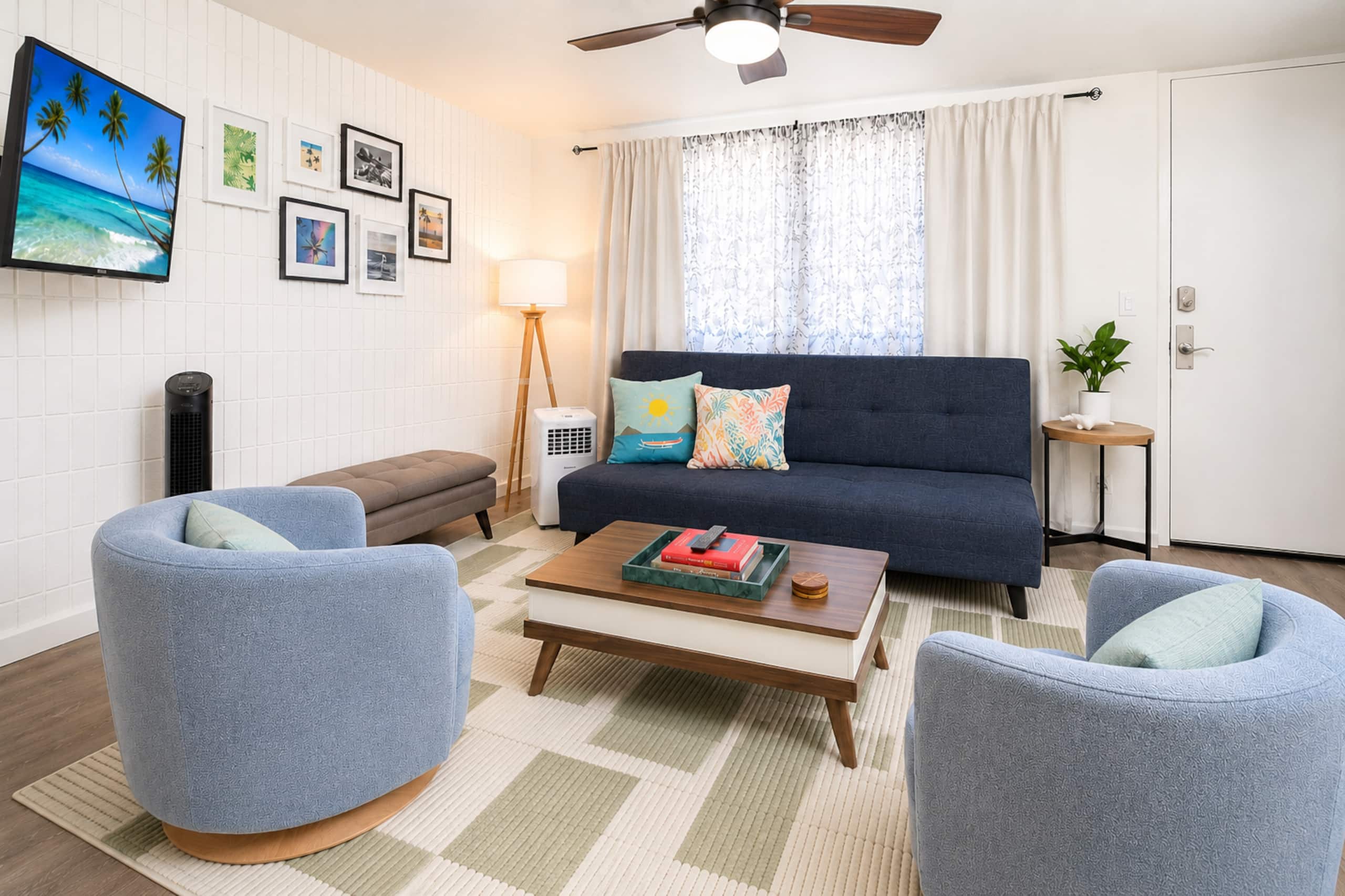 Condo in Honolulu · ★4.68 · 1 bedroom · 2 beds · 1 shared bath - Image 3