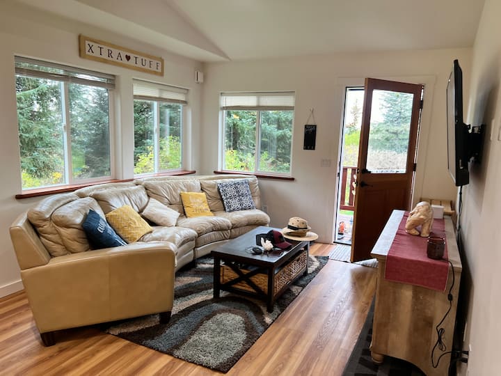 Adorable 1 Bedroom House - 5 Mins From Town! - Homer