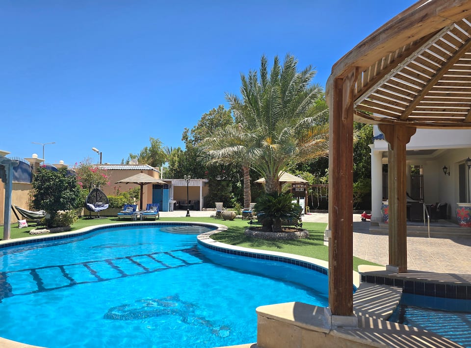 Royal Home Luxury Villa private pool & jacuzzi — Foto 1