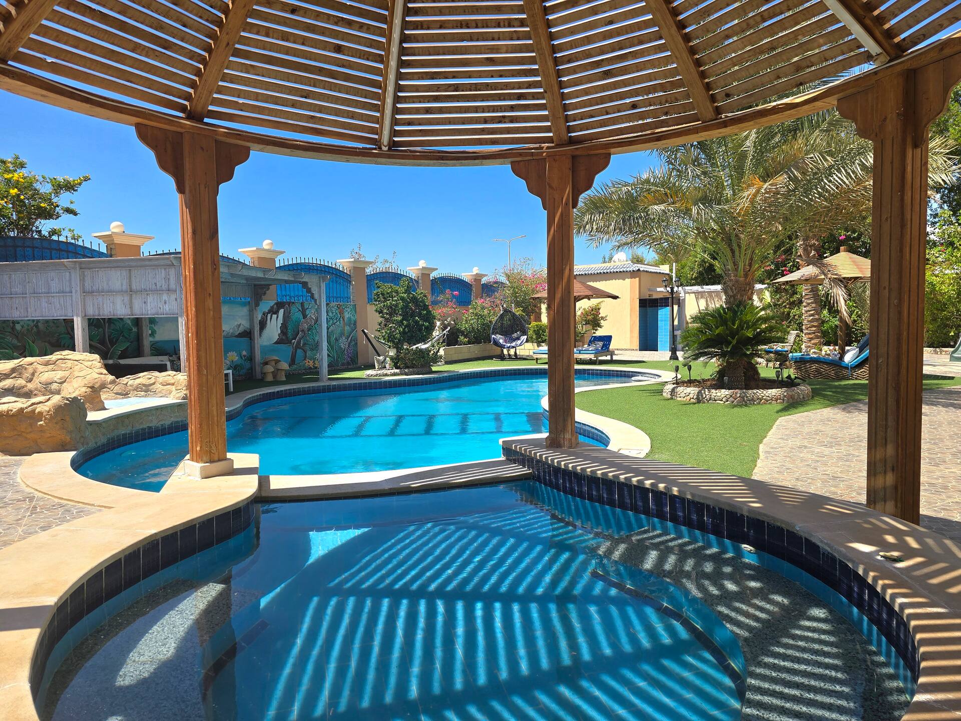 Royal Home Luxury Villa private pool & jacuzzi — Foto 5