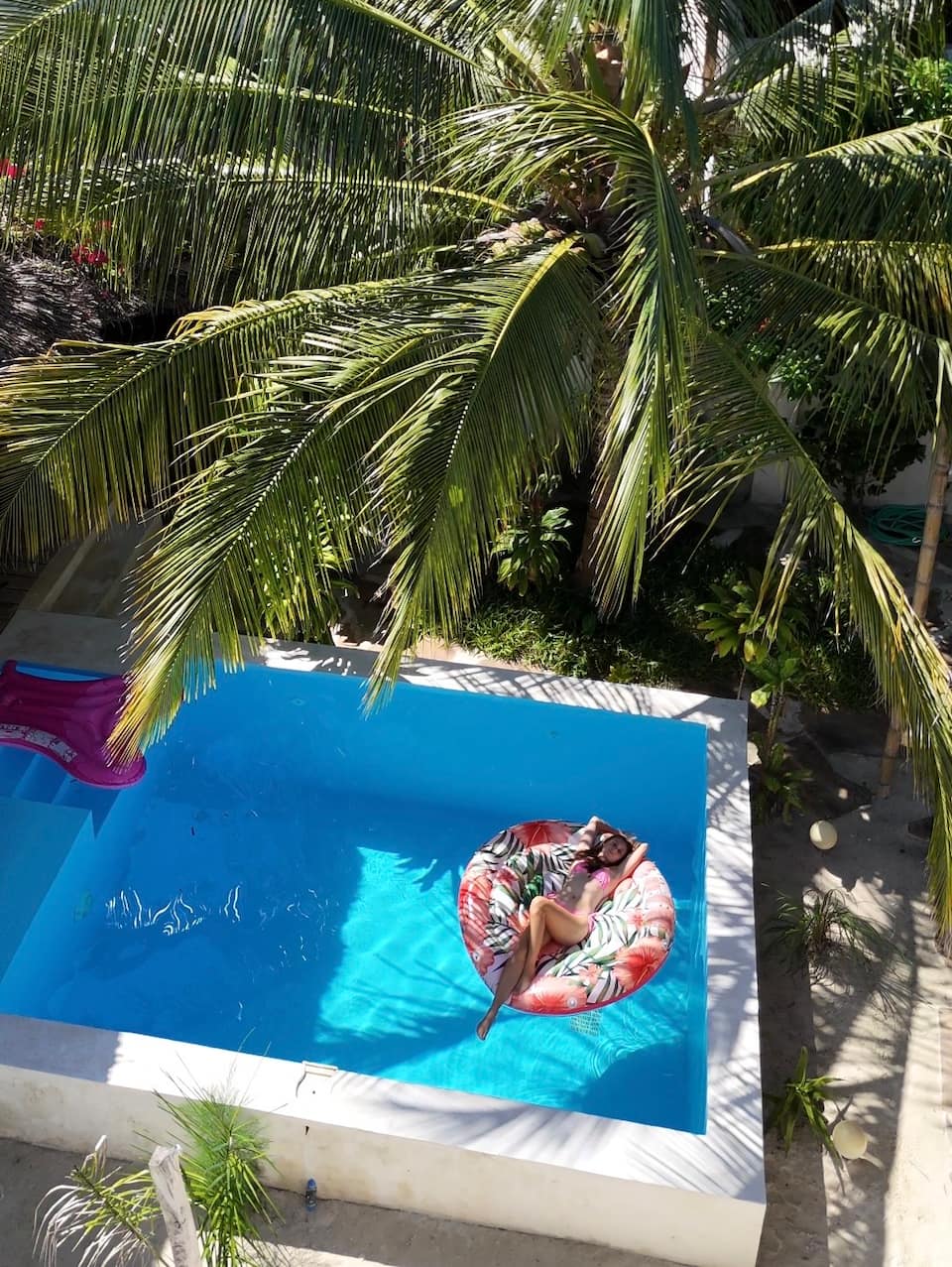 Privatpool unter Palmen in der YapYap Villa, Paje, Zanzibar