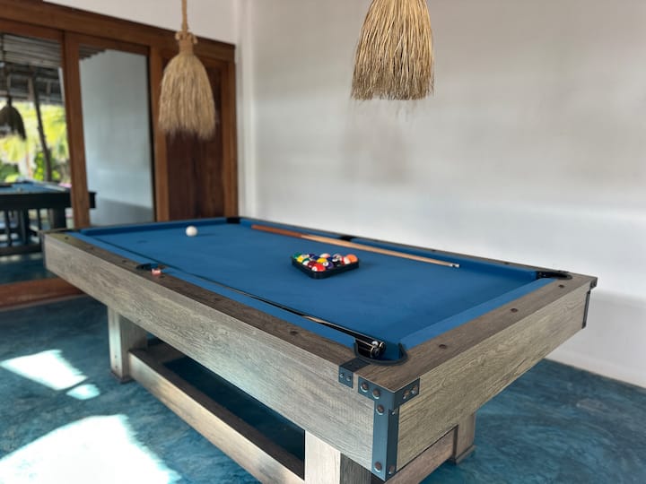 Billardtisch in der YapYap Villa, Paje, Zanzibar