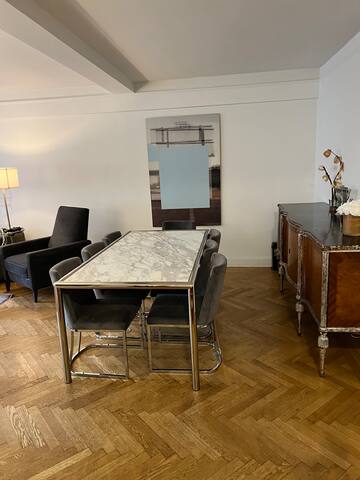 Spacious 3 BDRM-2 BATHS -Central Park 7 Beds gallery image 4