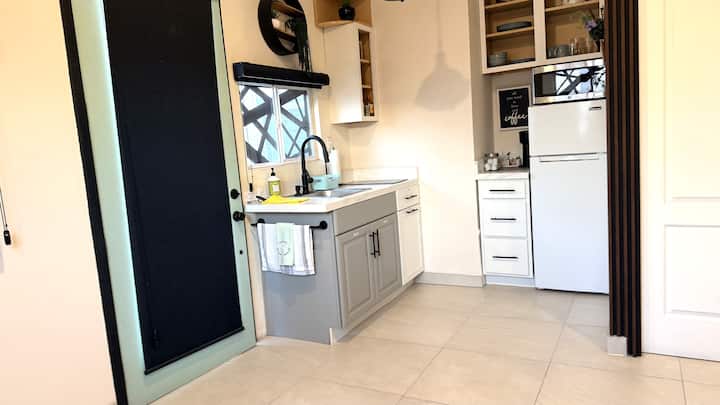 Chic Urban Private Studio W/garage & Ev Charger - Rosarito