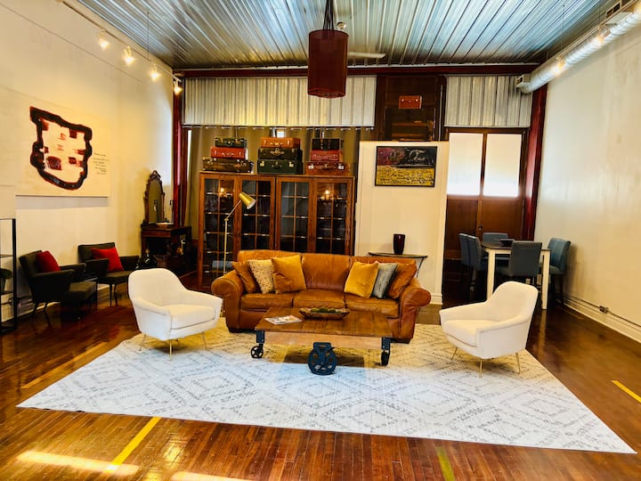 1920s Fully Updated Unique Open Artist Loft Space - Chicago