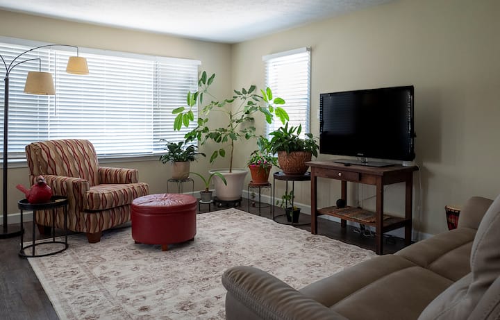 Bloomington Cottage~hot Tub~pet Friendly~10 Min Iu - Bloomington, IN