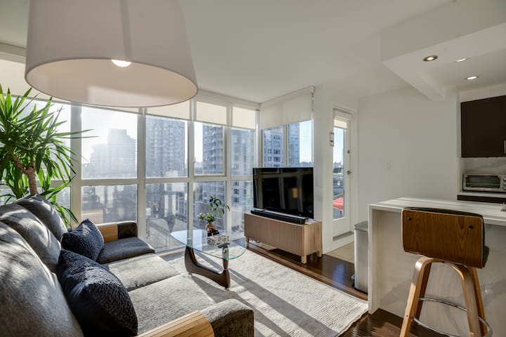 Luxury 2-bedroom Condo Beach Side Yaletown - Vancouver