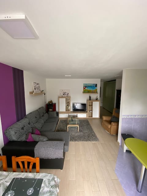 2 rooms for 4 people with a private area.