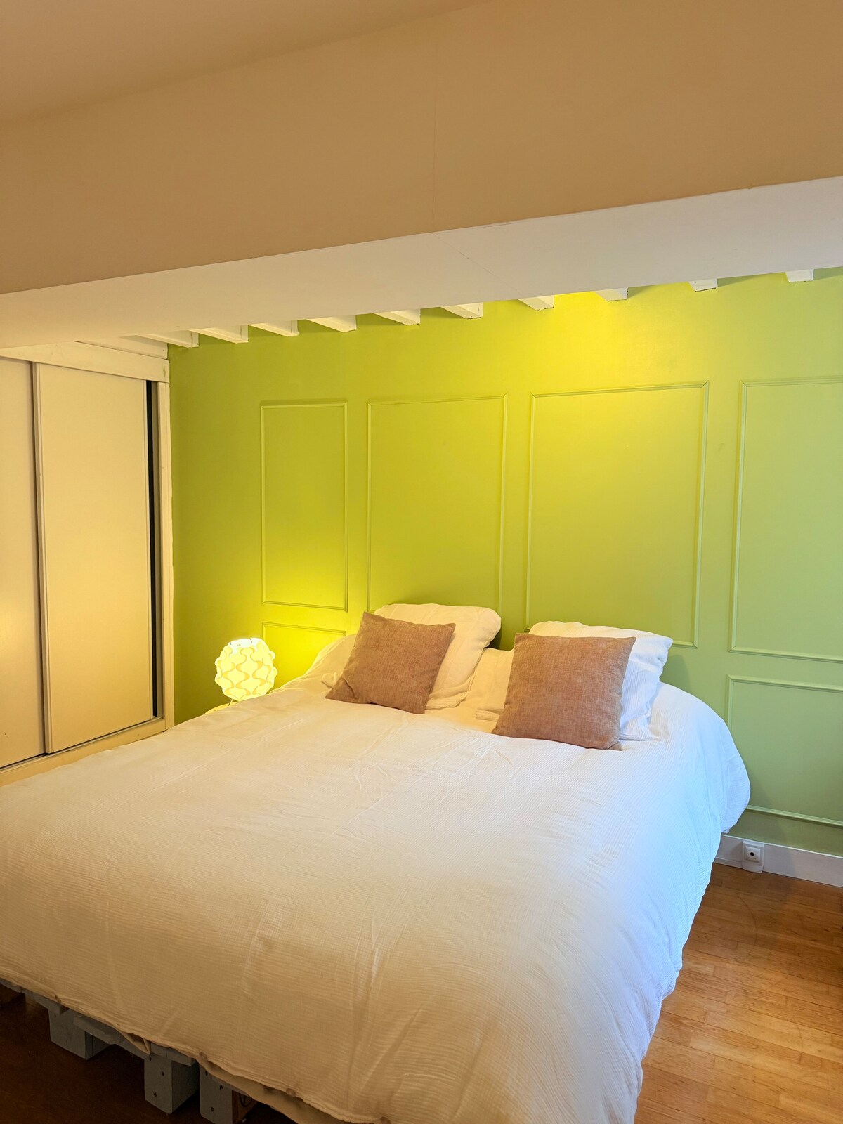 Დიდი ზომის საწოლი 152 × 203 სმ