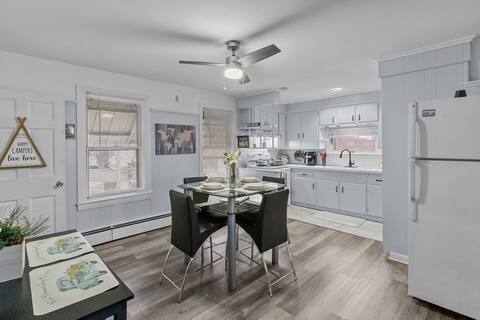 KING Bed | 5 min to PVD Airport+Spacious+Remodeled