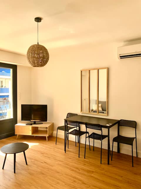 Popular Airbnb listing: Superb apartment in the heart of Juan-les-Pins in Antibes