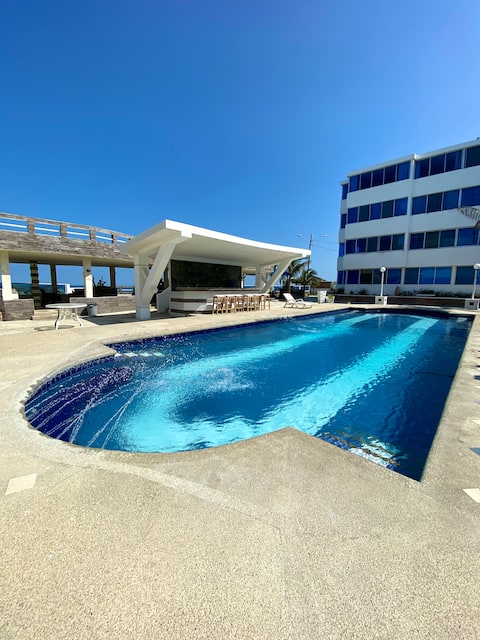 Cruise with Guardia and access to Private Beach