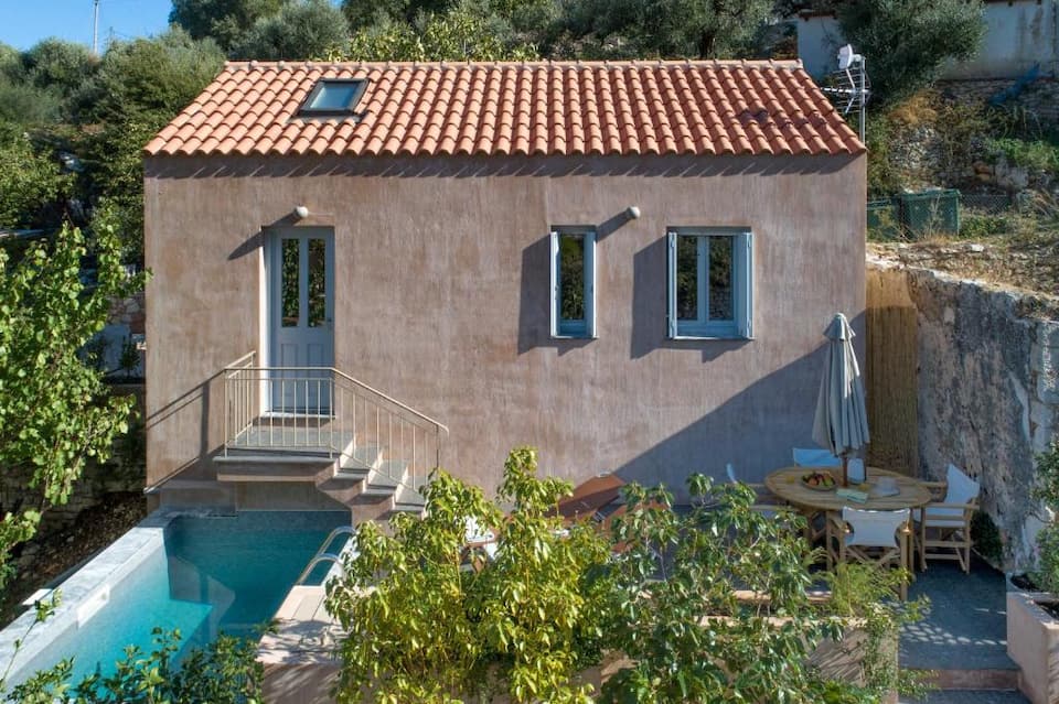 Villa mit Schlafzimmer im Loft-Stil und Pool — Foto 1